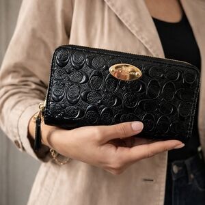 COACH Black Signature Leather Accordion Zip Wallet